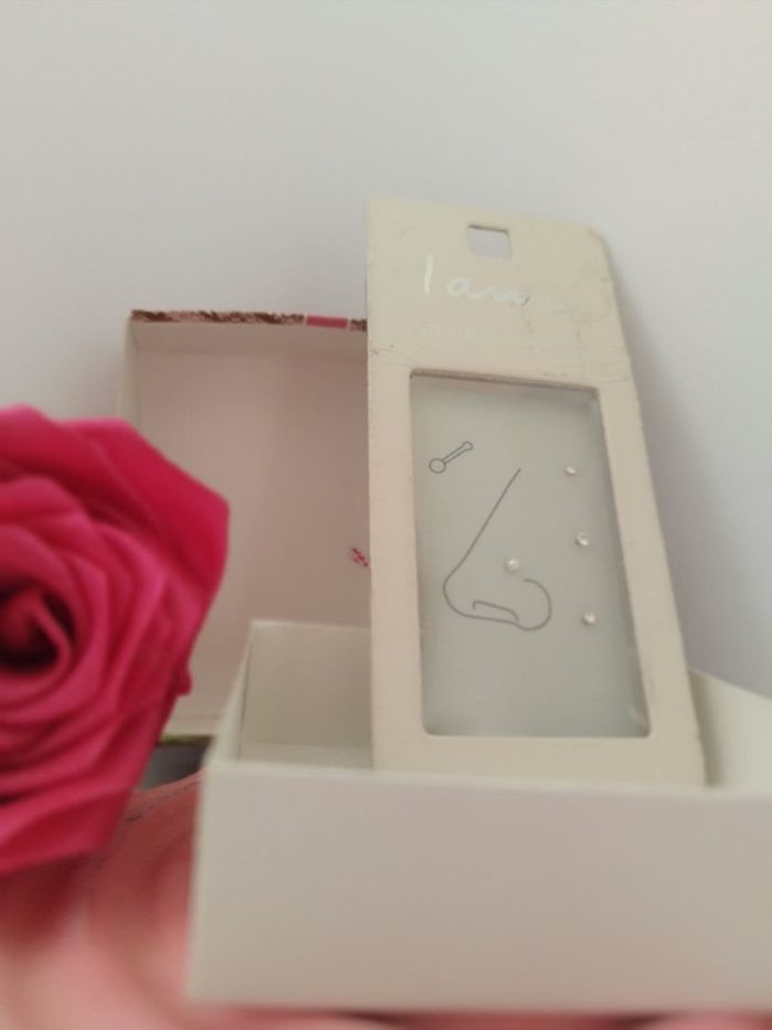 پیرسینگ بینی نقره